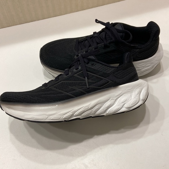 NEW. New Balance Fresh Foam, 1080 running shoes - Picture 4 of 8